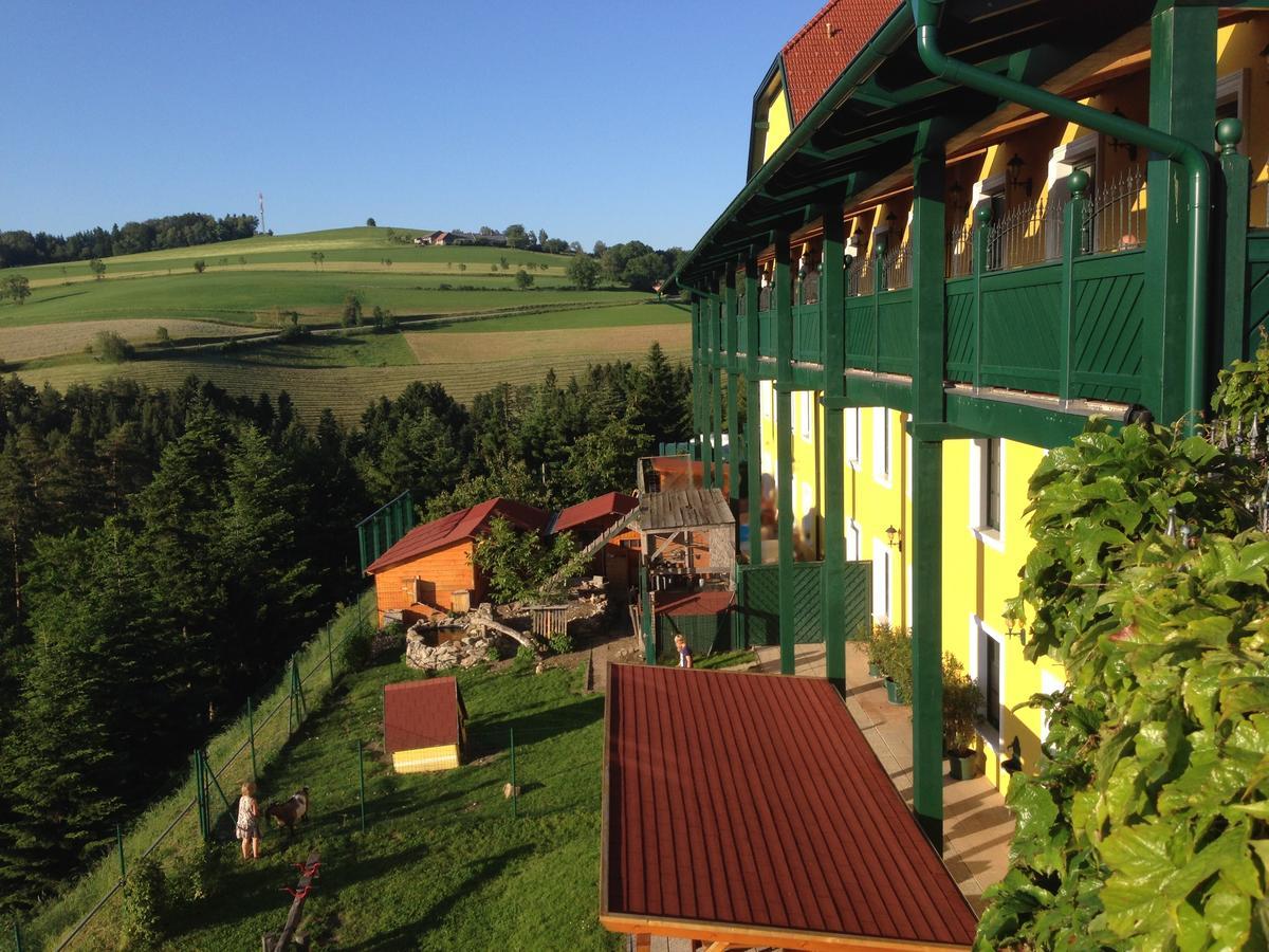 Autobahnrestaurant & Motorhotel Zoebern Экстерьер фото