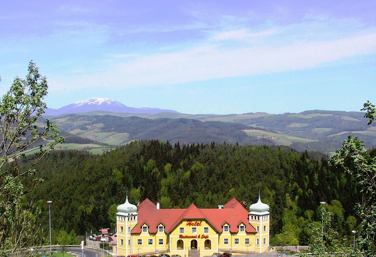 Autobahnrestaurant & Motorhotel Zoebern Экстерьер фото